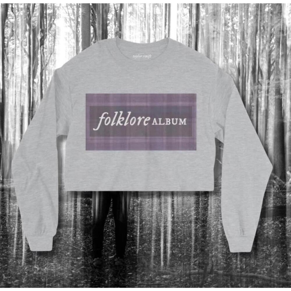 Taylor Swift Sweet Tea in the Summer Long Sleeve Cropped Tee Small